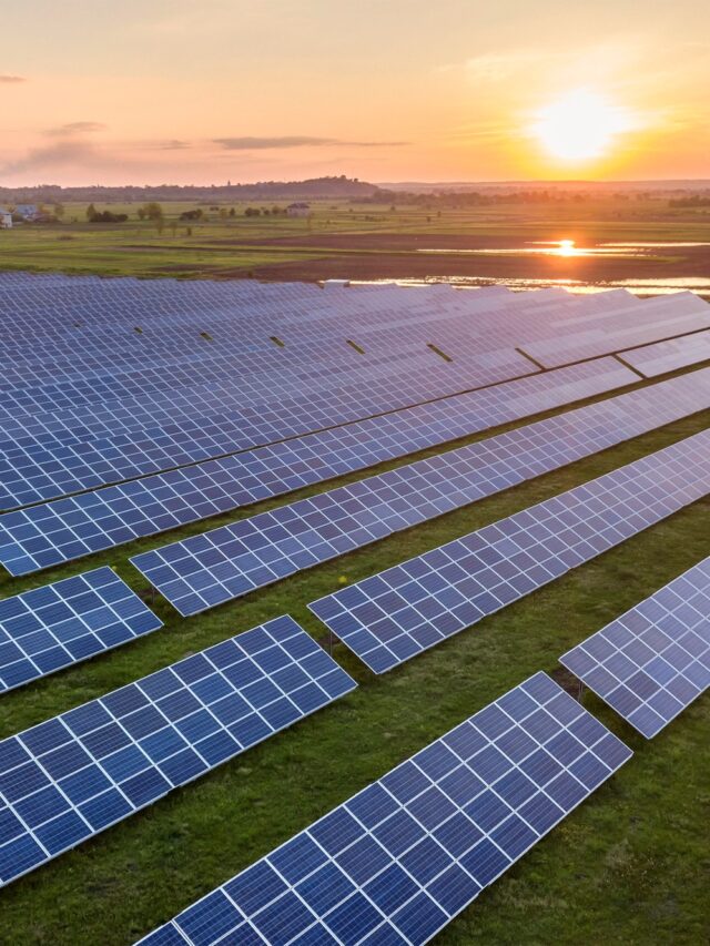 sistema-solar-azul-dos-paineis-voltaicos-da-foto-que-produz-a-energia-limpa-renovavel (1)