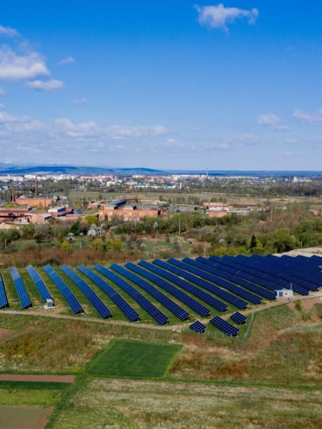 o-painel-solar-produz-energia-verde-e-amiga-do-ambiente