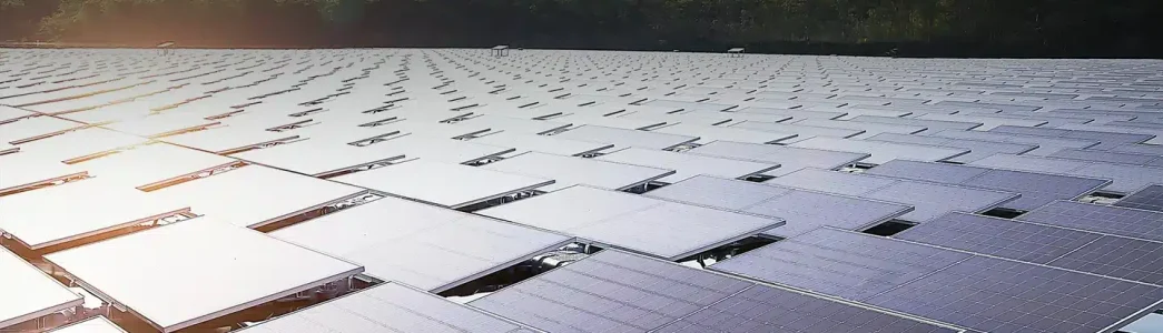 Sistema fotovoltaico instalado para 5 Exemplos de tecnologia sustentável